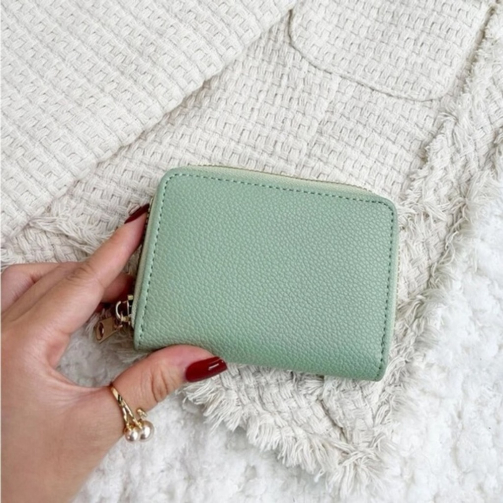 ⚠️Clearance🌟Mint Green Card Holder / Organizer - Picture 2 of 4